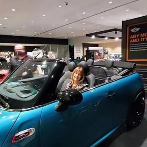 Meet your Posher, Debbie